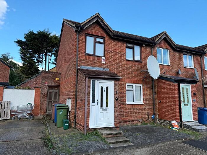 3 Bedroom End Terrace House For Sale In Parsonage Road, West Thurrock, RM20