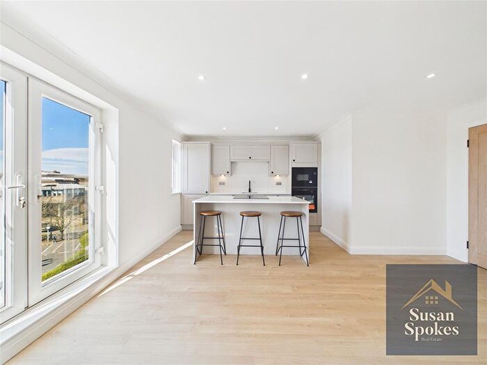 2 Bedroom Flat For Sale In Riverside Court, South Shields, NE33