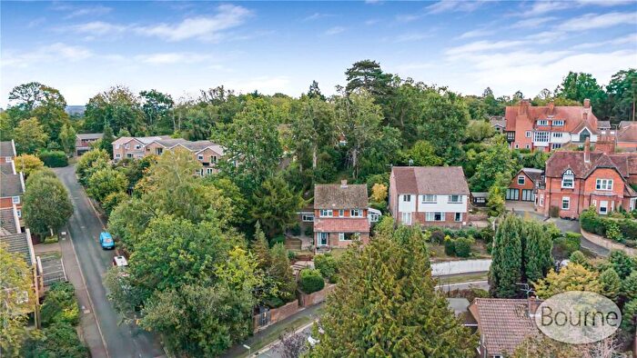 4 Bedroom Detached House For Sale In St. Johns Rise, Woking, Surrey, GU21