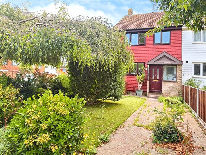 3 Bedroom End Of Terrace House For Sale In Farnham Close, Rainham, Gillingham, Kent, ME8