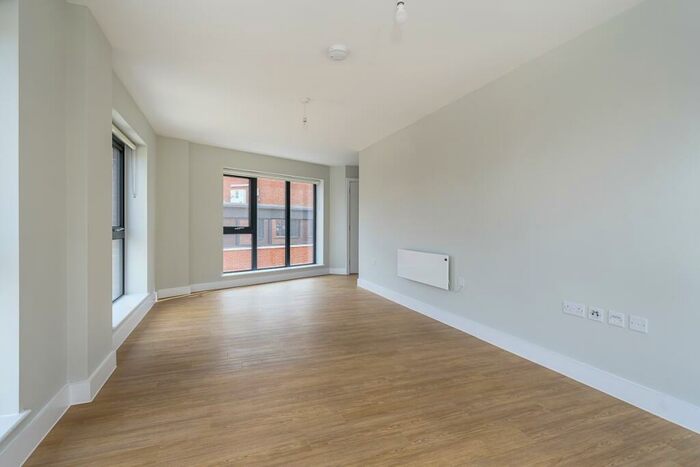 2 Bedroom Apartment To Rent In Market Street Newbury, RG14