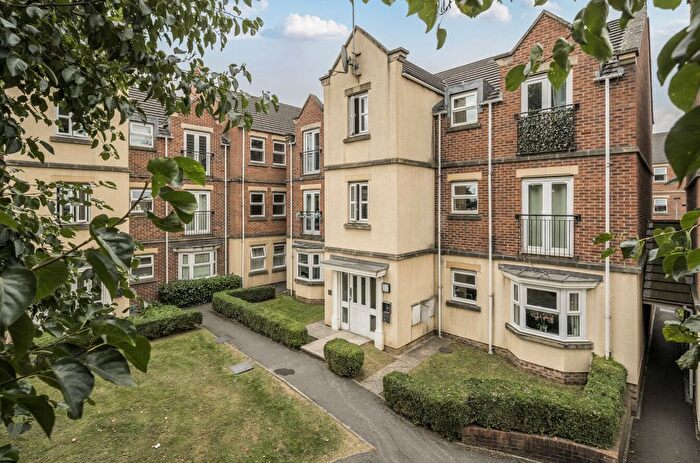 2 Bedroom Flat For Sale In Whitehall Croft, Leeds, West Yorkshire, LS12