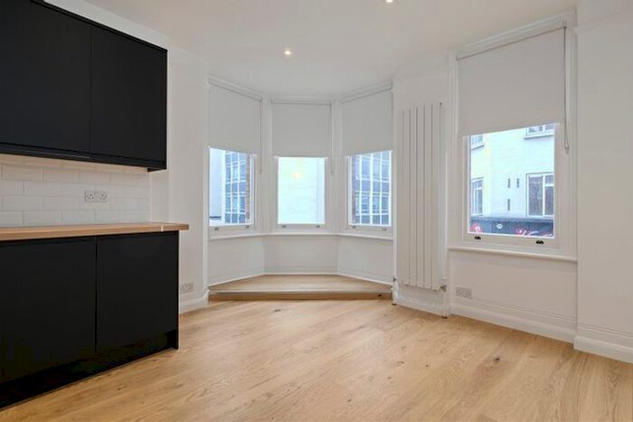 2 Bedroom Flat To Rent In Princeton Street, Bloomsbury, London, WC1R