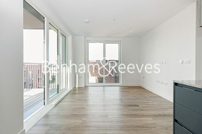 1 Bedroom Flat To Rent In Viola House, Southall, UB1