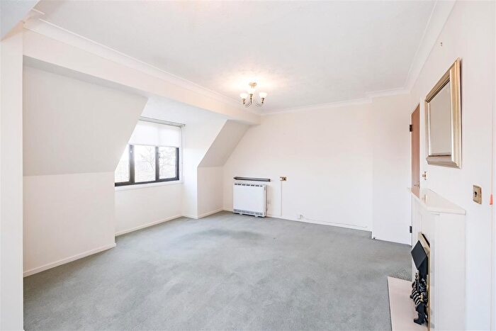 1 Bedroom Flat For Sale In Manor Court Lodge, South Woodford, E18