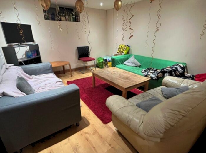 6 Bedroom House To Rent In Thornville Road, Leeds, West Yorkshire, LS6