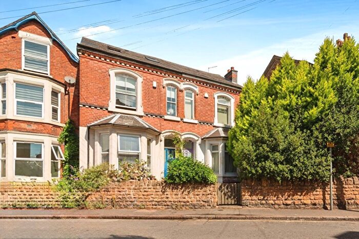 3 Bedroom Property To Rent In Beech Avenue, Nottingham, NG7