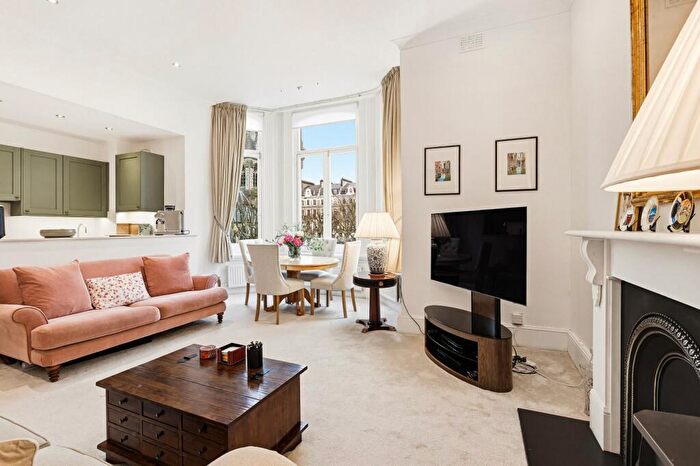 2 Bedroom Flat To Rent In Redcliffe Square, The Boltons, SW10