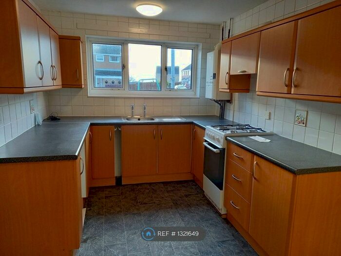 3 Bedroom End Of Terrace House To Rent In Willow Close, Barnsley S74