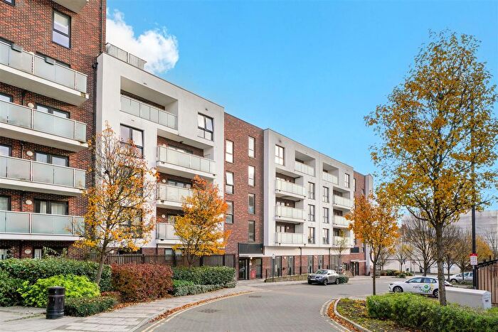 2 Bedroom Flat To Rent In Williams Way, Wembley, HA0