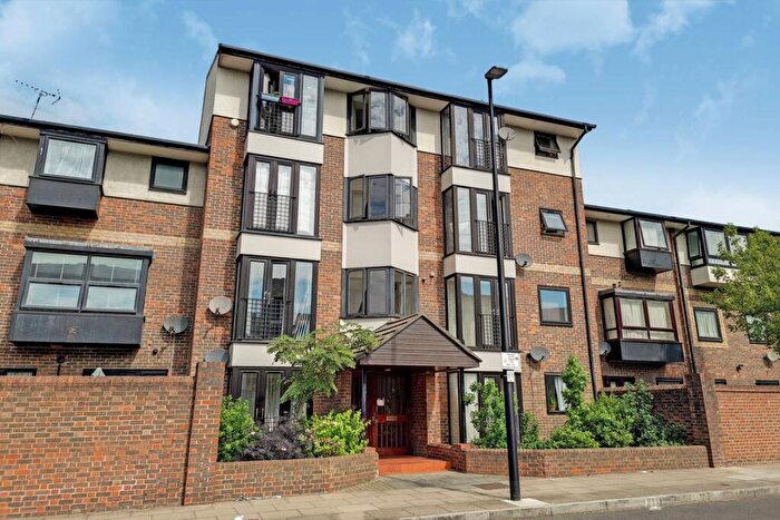 1 Bedroom Flat To Rent In Ironmongers Place, Isle Of Dogs, London, E14