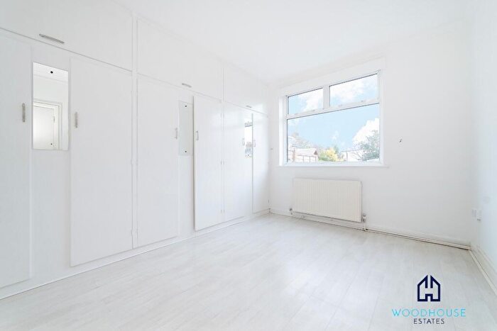 2 Bedroom Flat To Rent In Orchid Road, London, N14