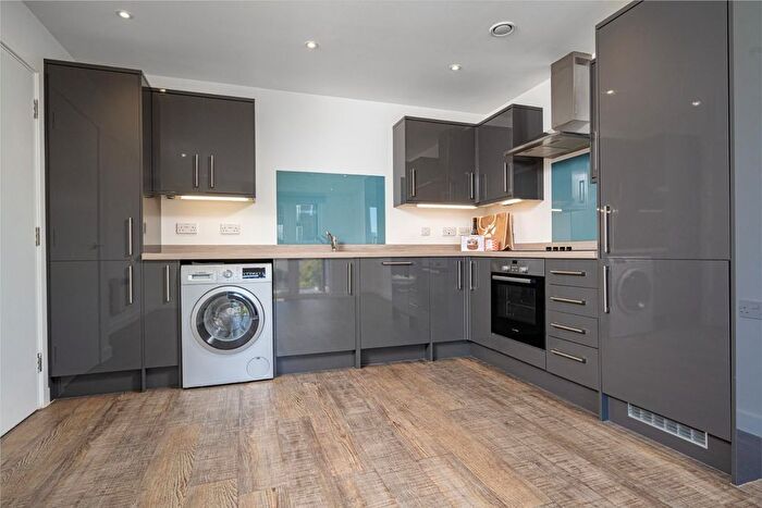 1 Bedroom Flat To Rent In Queensway, Southampton, SO14