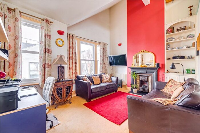 2 Bedroom Flat For Sale In Elbe Street, London, SW6
