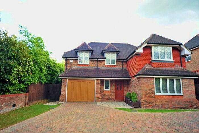 5 Bedroom Detached House To Rent In Goodyers Avenue, Radlett, WD7