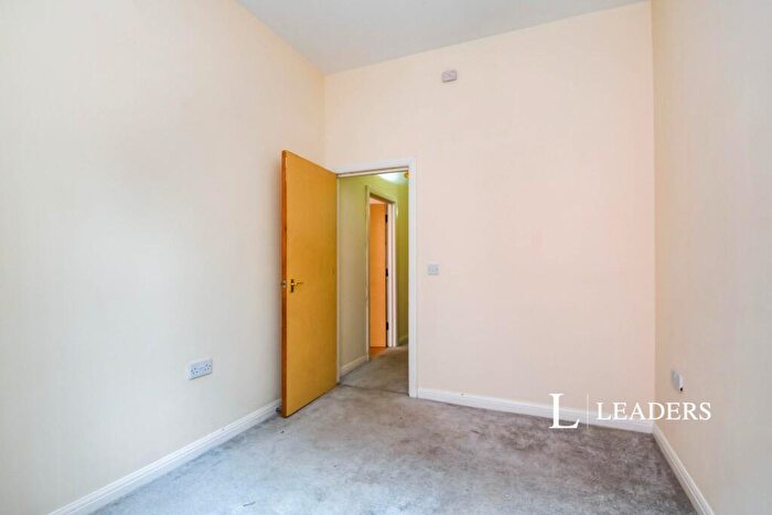 2 Bedroom Apartment To Rent In Station Road, Redhill, RH1