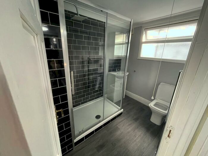 4 Bedroom Terraced House To Rent In Nelson Street, PL4