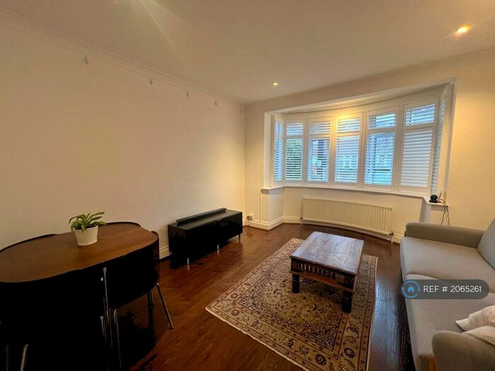 2 Bedroom Flat To Rent In Carlyon Close, Wembley, HA0