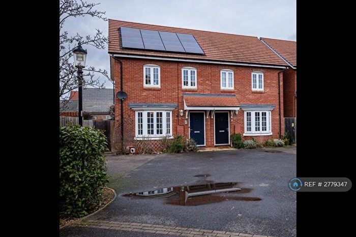 3 Bedroom Semi Detached House To Rent In Hovingham Drive, Great Denham, Bedford, MK40