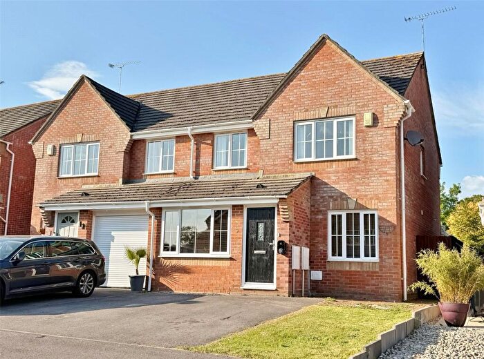 3 Bedroom Semi-Detached House For Sale In Holm Oak Close, Verwood, Dorset, BH31