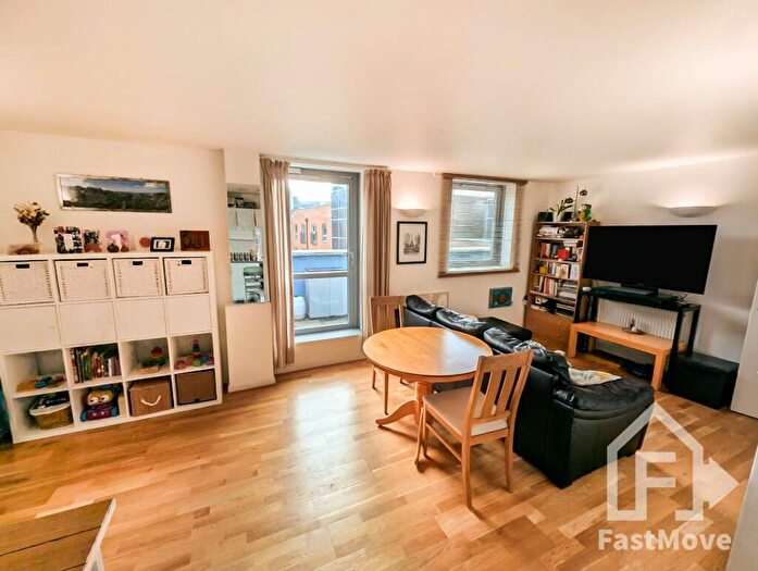 2 Bedroom Flat For Sale In Cable Street, London, E1W