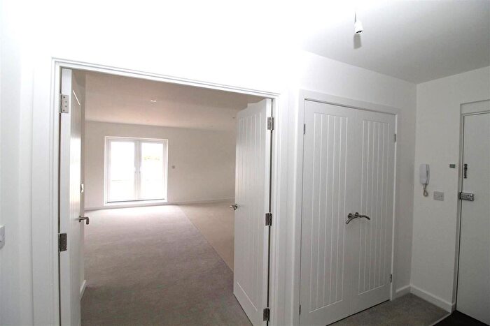 2 Bedroom Flat To Rent In Carlton Place, London Road, Old Harlow, CM17