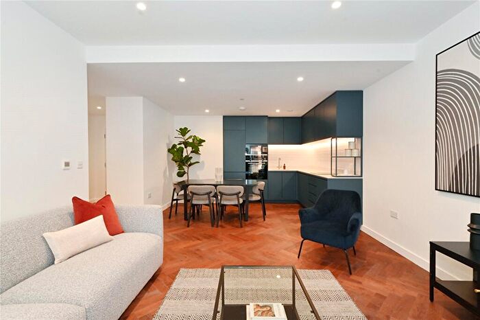 3 Bedroom Apartment For Sale In Claremont Road, London, NW2