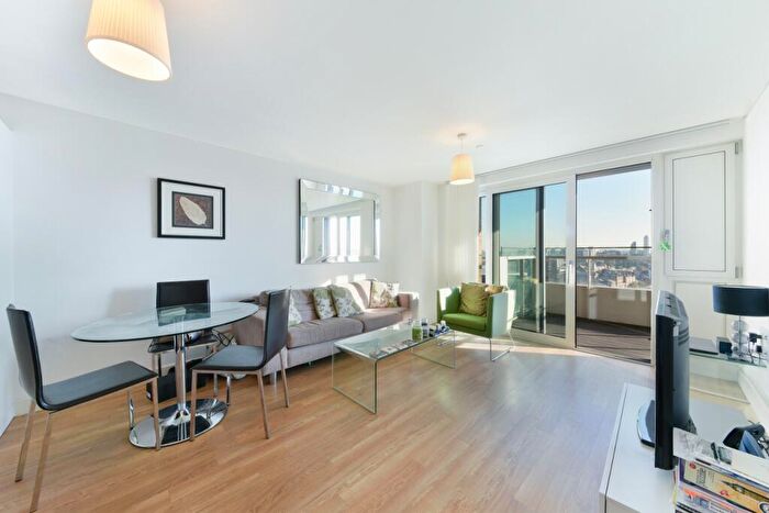 2 Bedroom Flat To Rent In Jefferson Plaza, Bow, London, E3