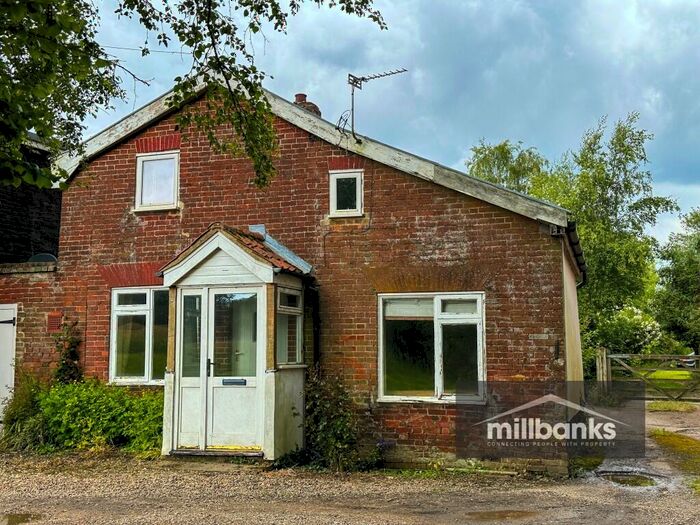 2 Bedroom Cottage For Sale In The Green, Old Buckenham, NR17