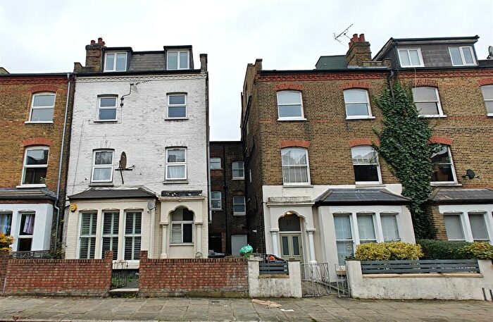 2 Bedroom Flat To Rent In Alexandra Grove, Finsbury Park, N4