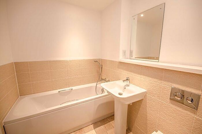 2 Bedroom Flat To Rent In Centenary Close, Chester, CH4