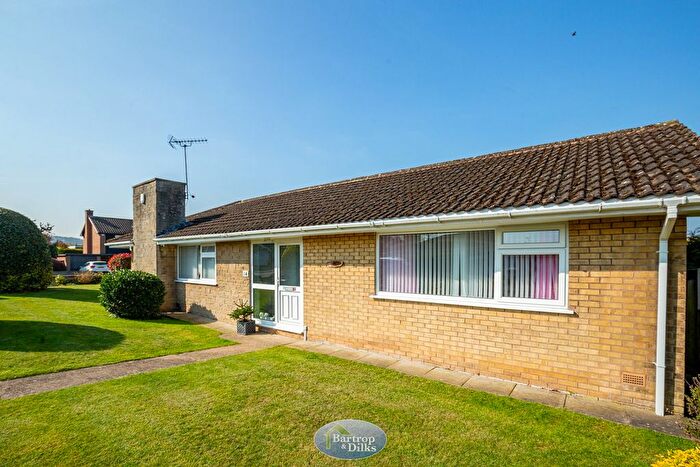 3 Bedroom Detached Bungalow For Sale In Rowan Crescent, Worksop, S80