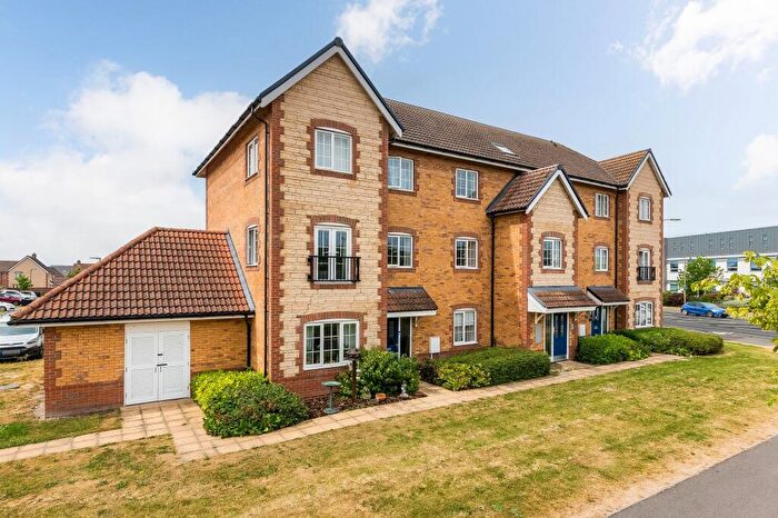 2 Bedroom Flat For Sale In Miles East, Harwell, OX11
