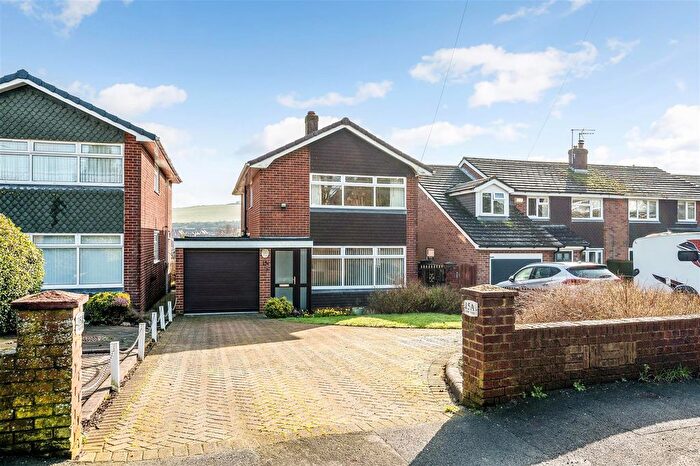 4 Bedroom Detached House For Sale In New Road, Clanfield, PO8