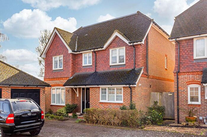 4 Bedroom Detached House For Sale In Birch Grove, Felbridge, RH19