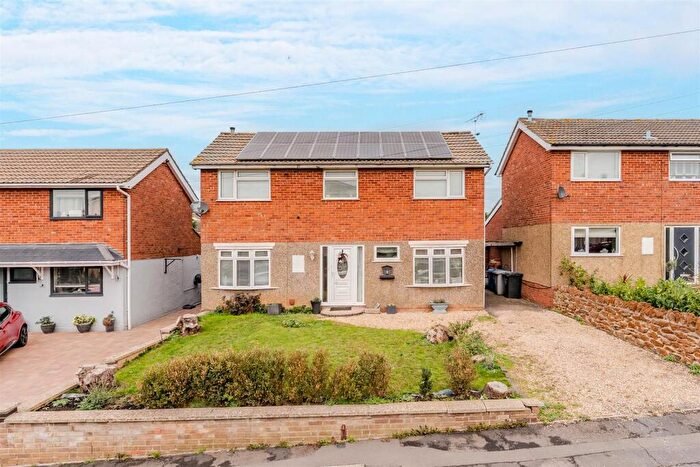 3 Bedroom Detached House For Sale In , French Drive, Kettering, NN15