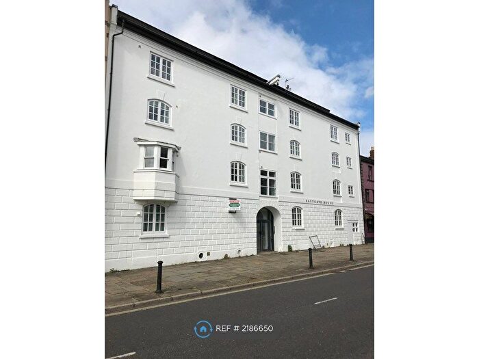3 Bedroom Flat To Rent In Eastgate House, Southampton, SO14