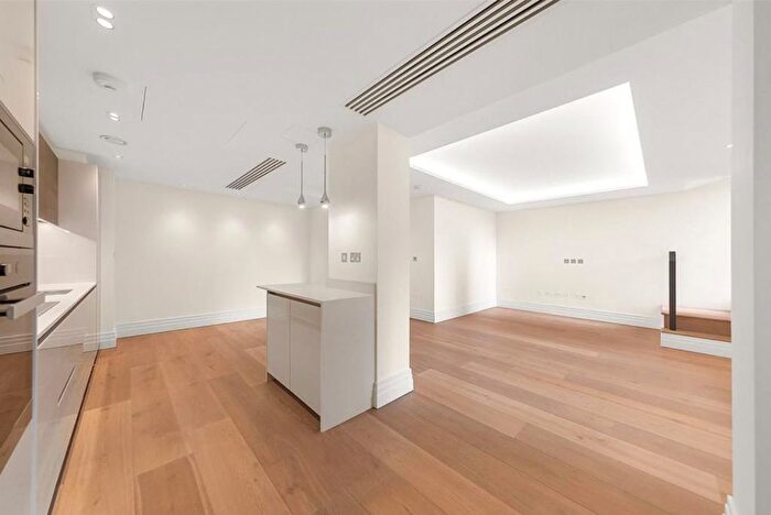 2 Bedroom Flat To Rent In Kensington Gardens Square, London, W2