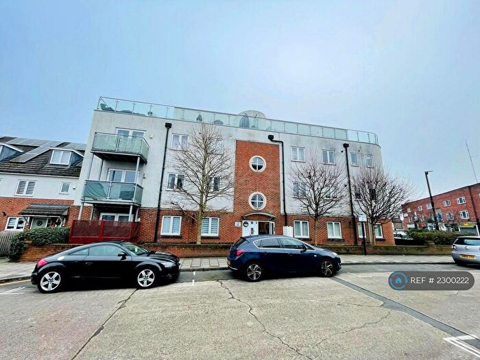2 Bedroom Flat To Rent In Oisc Court, Sidcup, DA14