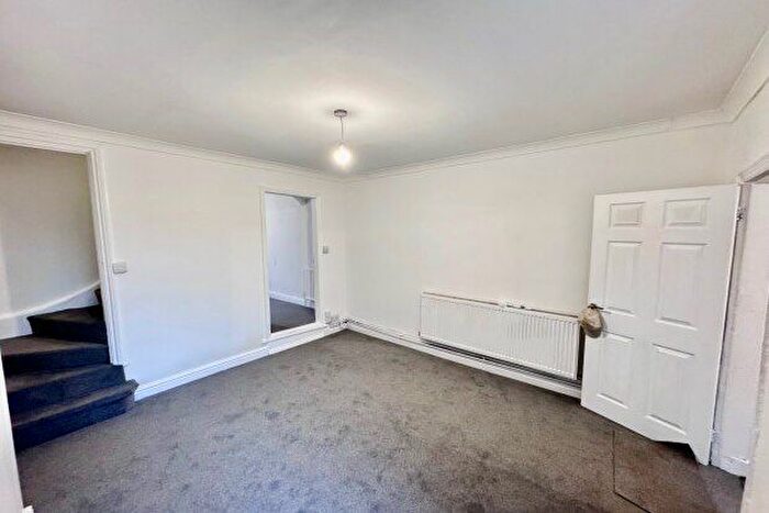 2 Bedroom End Of Terrace House To Rent In Vernon Road, Nottingham, NG6