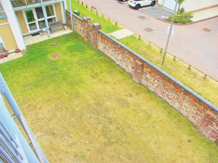 1 Bedroom Flat To Rent In Bourne Place, Archers Road, SO15