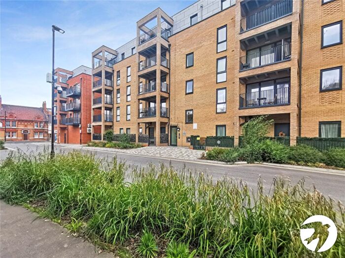 2 Bedroom Flat To Rent In Brewers Square, Dartford, Kent, DA1