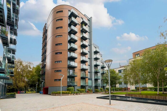 2 Bedroom Flat To Rent In Cobblestone Square, London, E1W