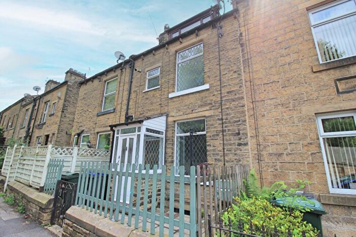2 Bedroom Terraced House For Sale In Fernbank Drive, Bingley, West Yorkshire, BD16