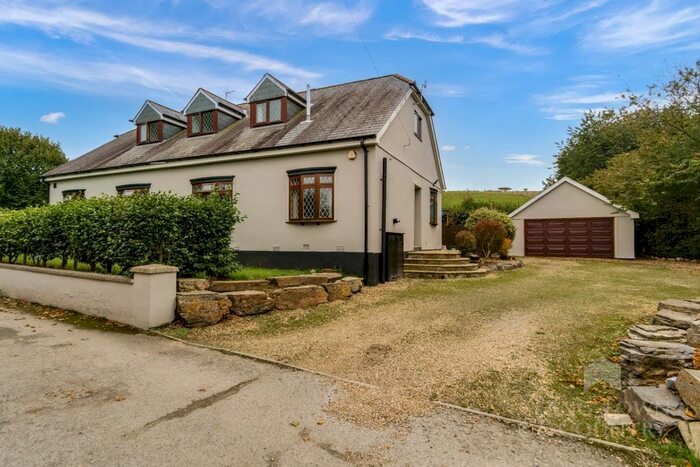 5 Bedroom Detached House For Sale In Larch Grove, Plympton, Plymouth, PL7