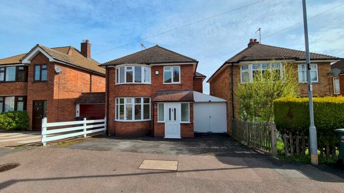 4 Bedroom House To Rent In Woodgate Drive, Birstall, LE4