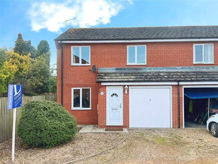 3 Bedroom Semi-Detached House For Sale In Georgette Gardens, Spalding, Lincolnshire, PE11