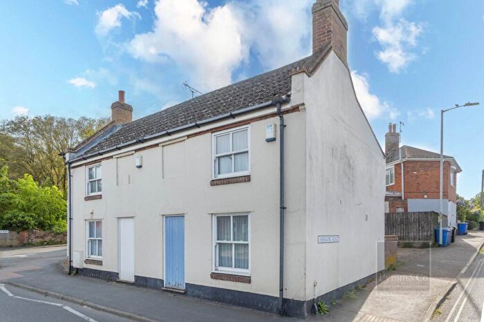 3 Bedroom Semi Detached House For Sale In London Road, Beccles, NR34
