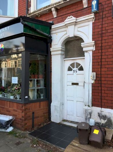 2 Bedroom Flat To Rent In Pen-Y-Lan Road, Roath, Cardiff, CF24