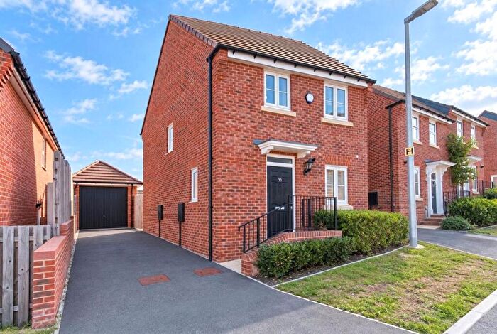3 Bedroom Detached House For Sale In Great Crescent, Newbury, Berkshire, RG14